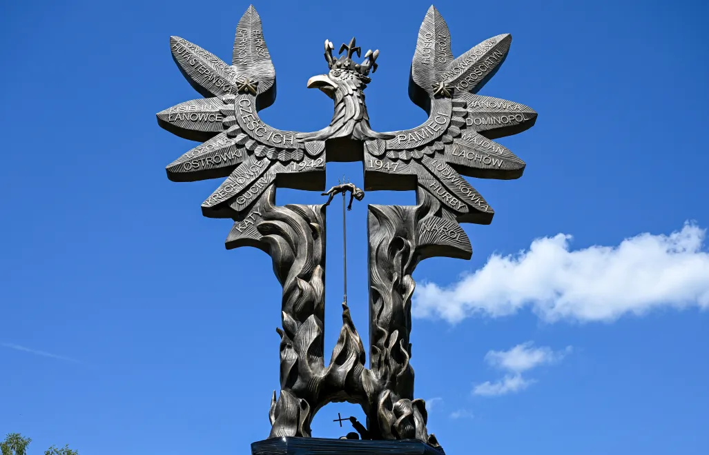 Pomnik upamiętniający Polaków pomordowanych przez ukraińskich nacjonalistów na Wołyniu i w Małopolsce Wschodniej - „Rzeź Wołyńska” - zostanie odsłonięty w niedzielę w Domostawie. Fot. PAP/	Darek Delmanowicz