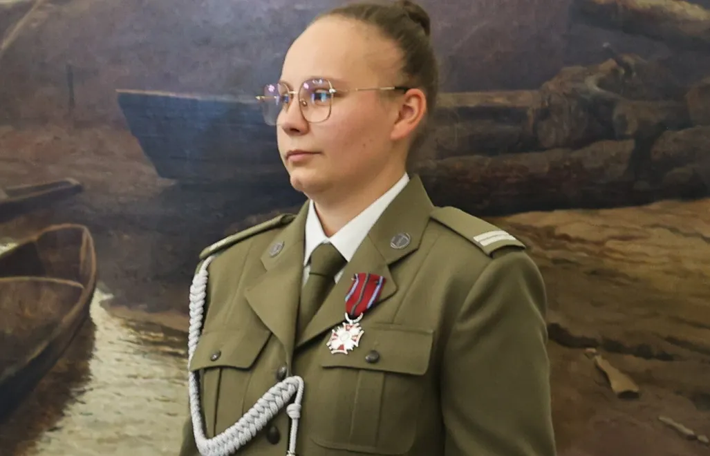 Kapral Aleksandra Orzeł odznaczona Krzyżem Zasługi Za Dzielność Fot. PAP/Albert Zawada
