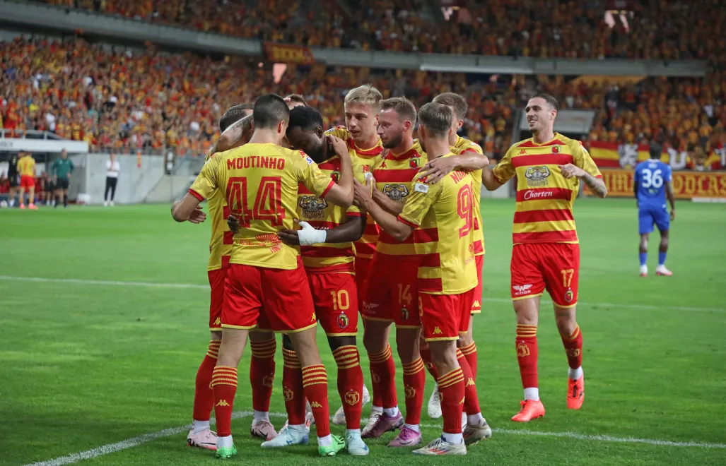  Zawodnicy Jagiellonii Białystok cieszą się z gola podczas meczu 2. rundy kwalifikacji piłkarskiej Ligi Mistrzów z FK Paneveżys, fot. PAP/Artur Reszko