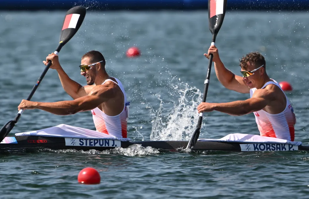 Igrzyska Olimpijskie Paryż 2024. Polscy kajakarze Jakub Stepun i Przemysław Korsak w biegu eliminacyjnym w konkurencji dwójek na 500 m mężczyzn., 6 bm. (js) PAP/Adam Warżawa