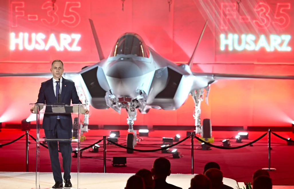 Цезари Томчик на презентации самолета F-35 Husarz в США. Fot. PAP/Radek Pietruszka
