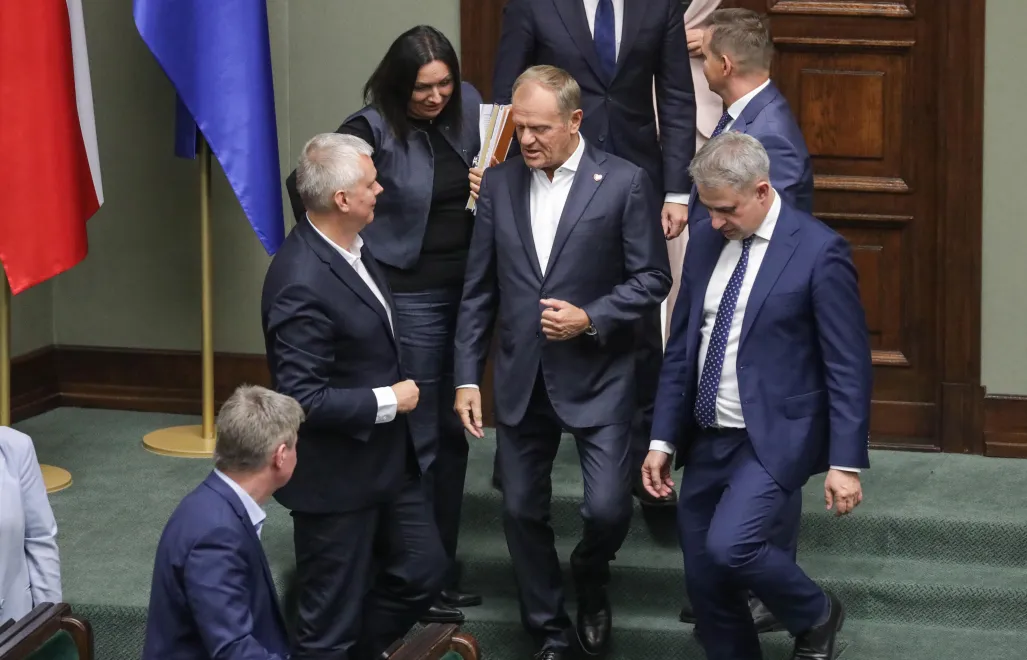 Premier Donald Tusk i politycy koalicji w Sejmie Fot. PAP/Tomasz Gzell