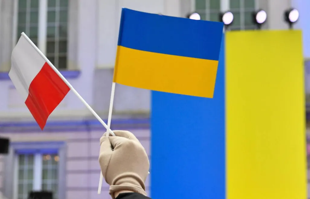 Flagi Polski i Ukrainy. Fot. PAP/Andrzej Lange (zdjęcie ilustracyjne)