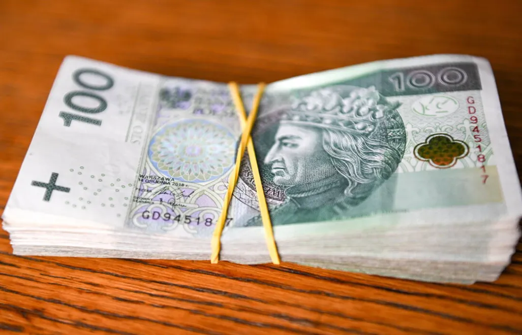 Banknoty. Zdj. ilustracyjne. Fot. PAP/Marcin Bielecki