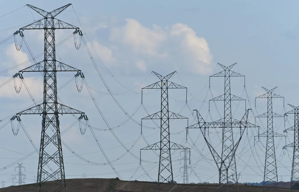 Sieć wysokiego napięcia Fot. PAP/Andrzej Jackowski