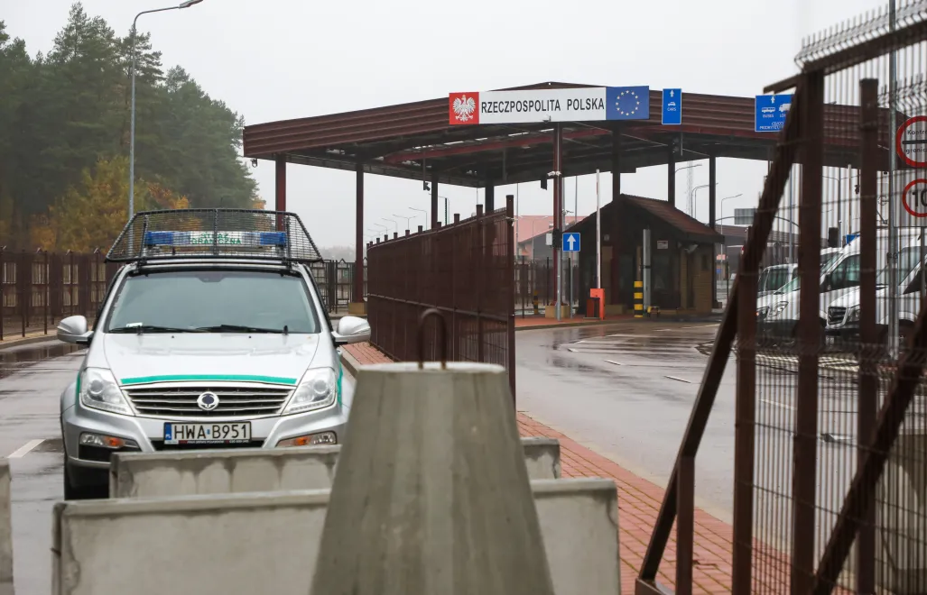 Granica polsko-białoruska w okolicy przejścia granicznego Połowce-Pieszczatka, fot. PAP/Artur Reszko