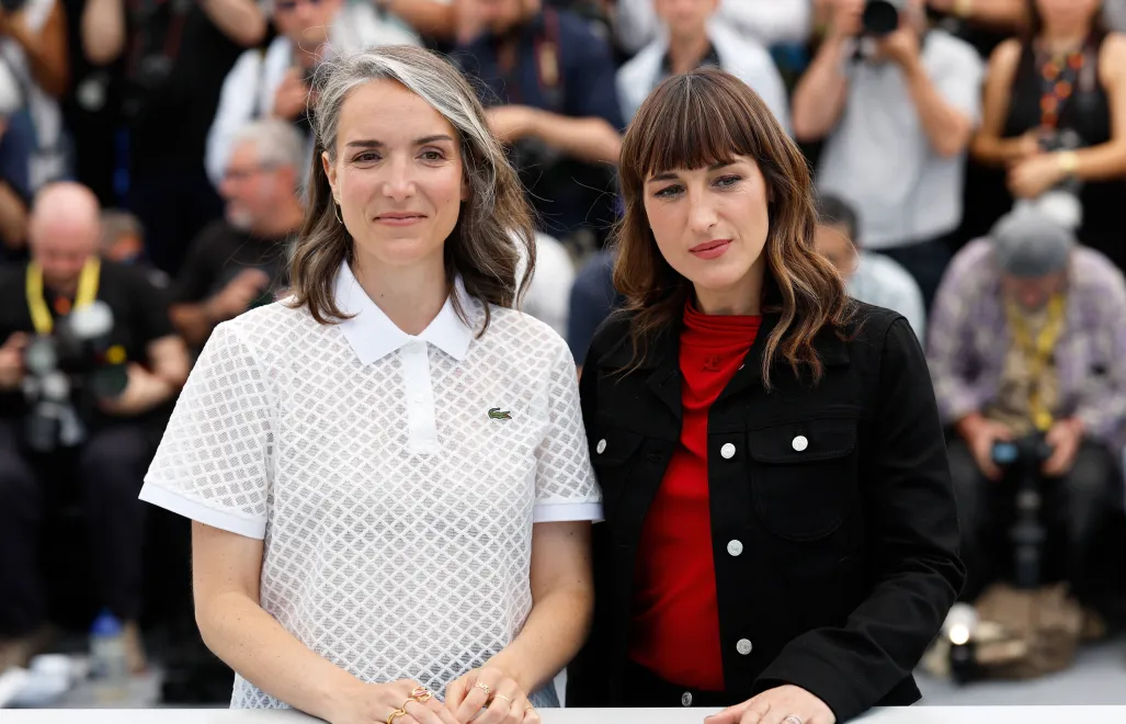 Amelie Bonnin i Juliette Armanet. Fot. EPA/GUILLAUME HORCAJUELO