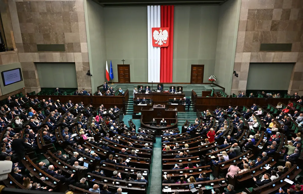 Posłowie na sali obrad Sejmu w Warszawie. Fot. PAP/	Radek Pietruszka
