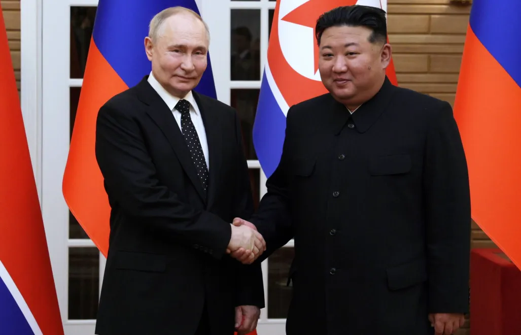 Władimir Putin, Kim Dzong Un. Fot. PAP/EPA/GAVRIIL GRIGOROV
