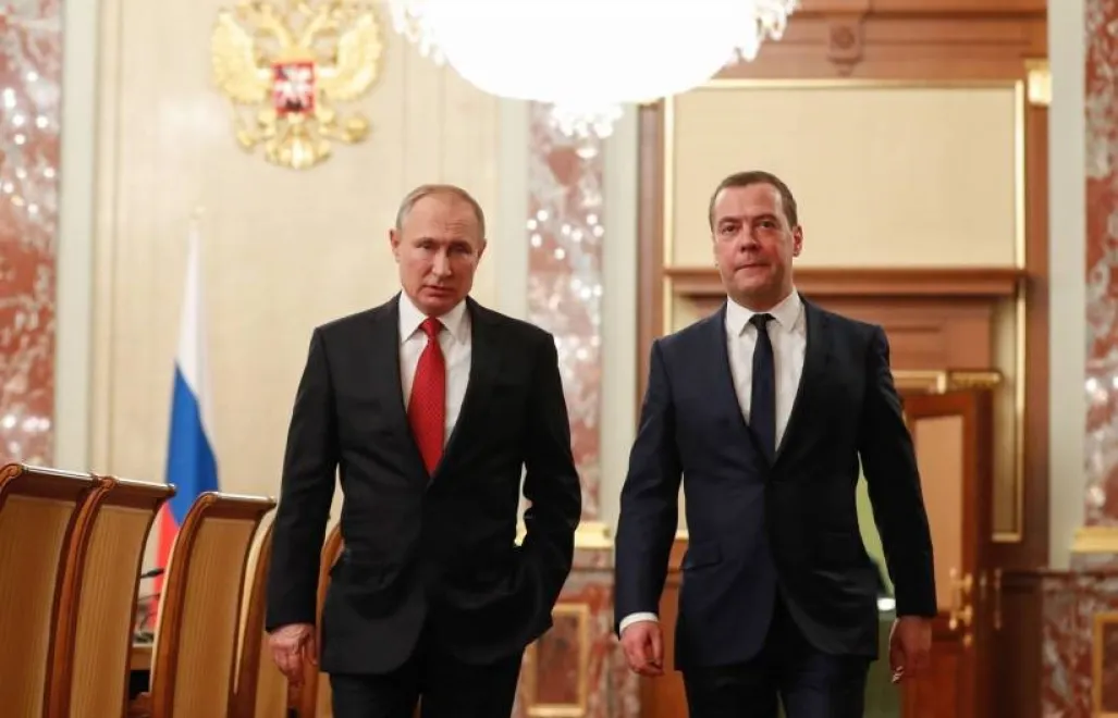 Władimir Putin, Dmitrij Miedwiedwiew. Fot. PAP/EPA/DMITRY ASTAKHOV / SPUTNIK