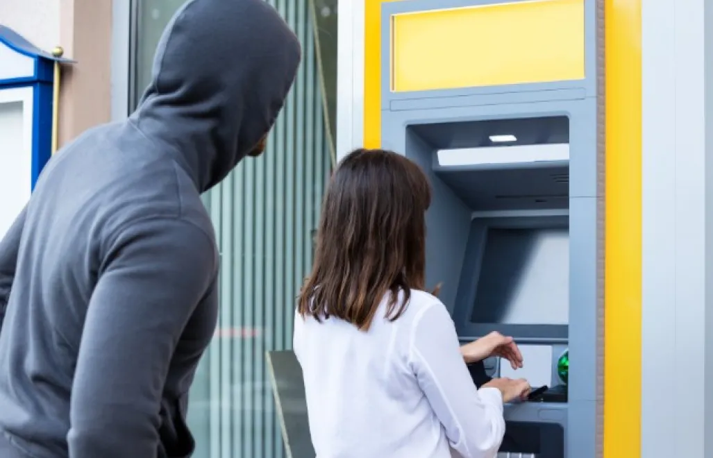 Z ustaleń prokuratury wynika, że wypłat dokonywano z bankomatów w różnych częściach kraju. Fot. Adobe Stock/Andrey Popov (zdjęcie ilustracyjne)