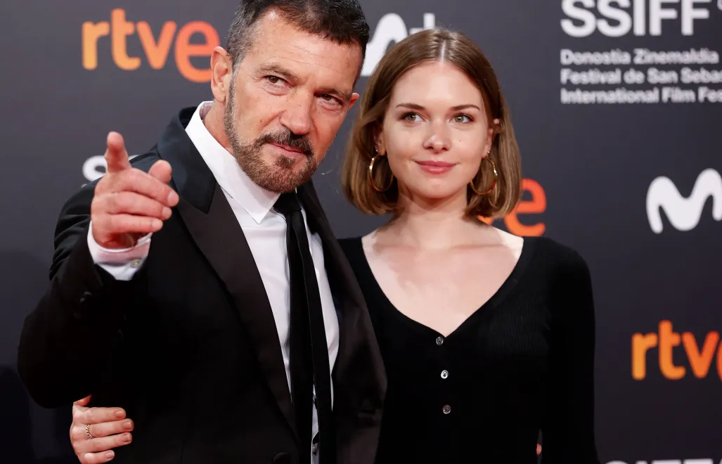 Stella Banderas i Antonio Banderas. Fot. EPA/JAVIER ETXEZARRETA