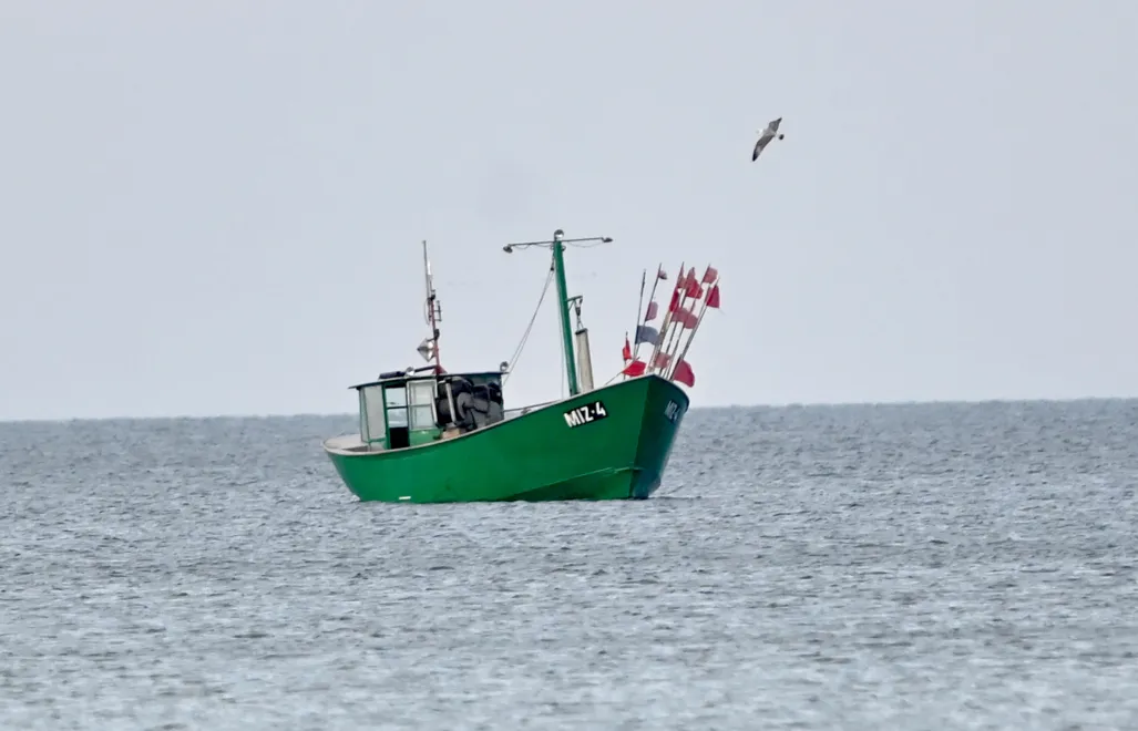 Kuter rybacki na Bałtyku Fot. PAP/Marcin Bielecki