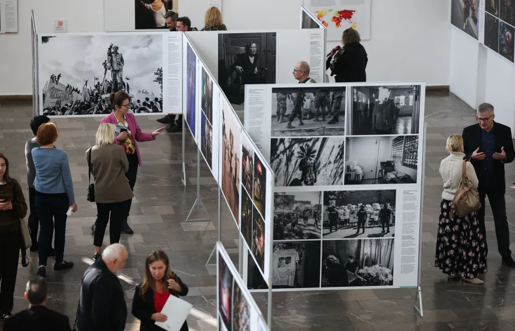 Otwarcie medialne 68. edycji wystawy World Press Photo w Białej Galerii Centrum NCK w Krakowie. Fot. PAP/Łukasz Gągulski