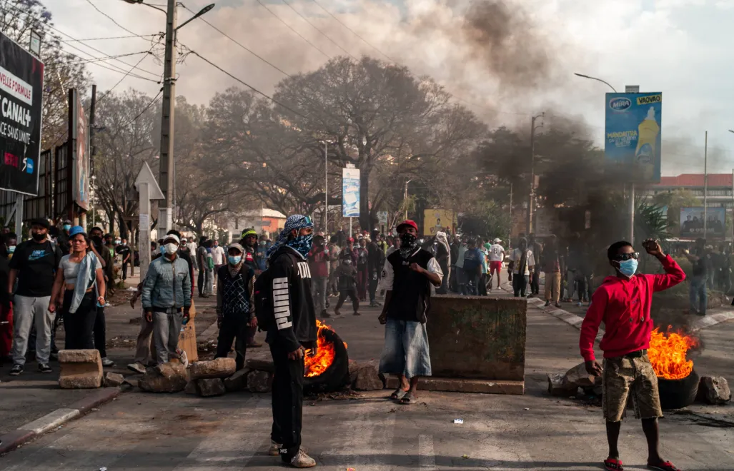 Protesty na Madagaskarze, fot. PAP/EPA/HENITSOA RAFALIA