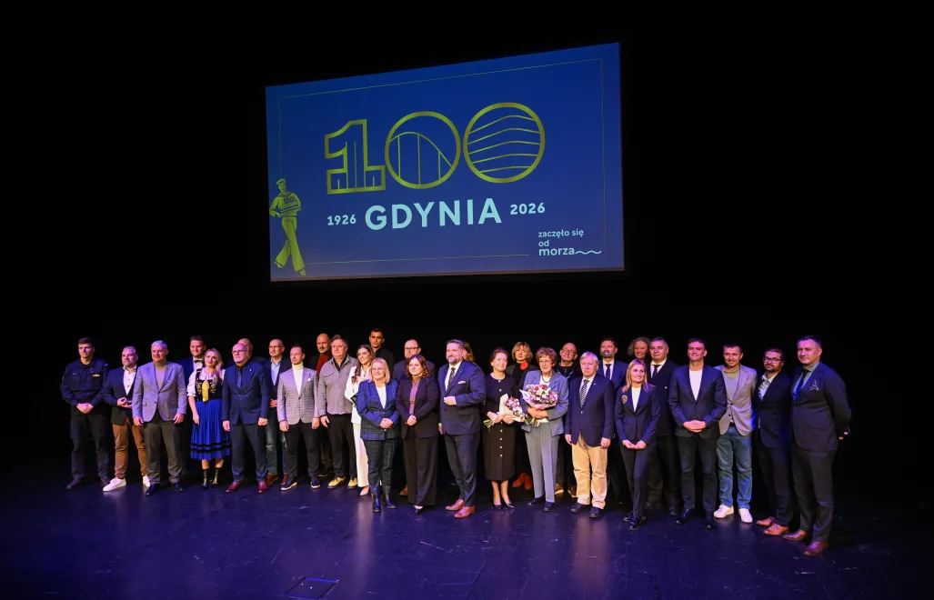 Uczestnicy konferencji prasowej nt. obchodów 100. urodzin miasta Gdyni. Fot. PAP/Andrzej Jackowski
