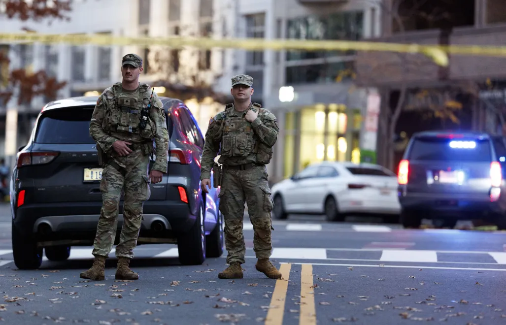 Służby na miejscu zdarzenia w Waszyngtonie. Fot. EPA/WILL OLIVER