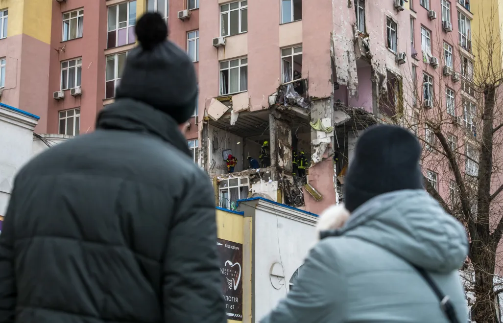 Zniszczenia po ataku na Kijów Fot. PAP/Vladyslav Musiienko