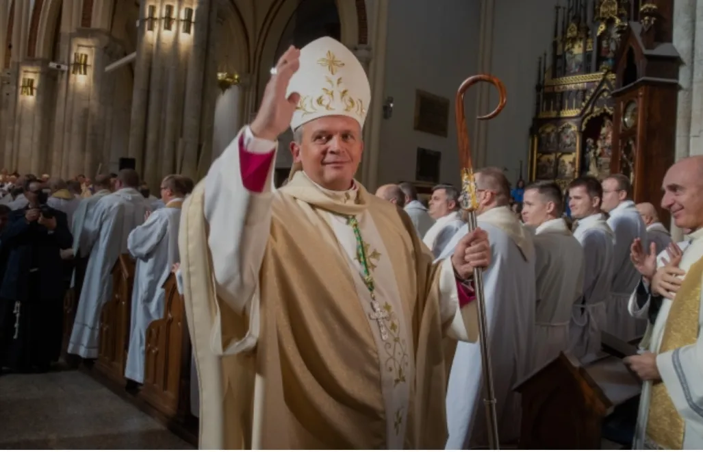 Bp Wołkowicz ma 55 lata. W ubiegłym roku został biskupem pomocniczym archidiecezji łódzkiej. Fot. X/Archidiecezja Łódzka