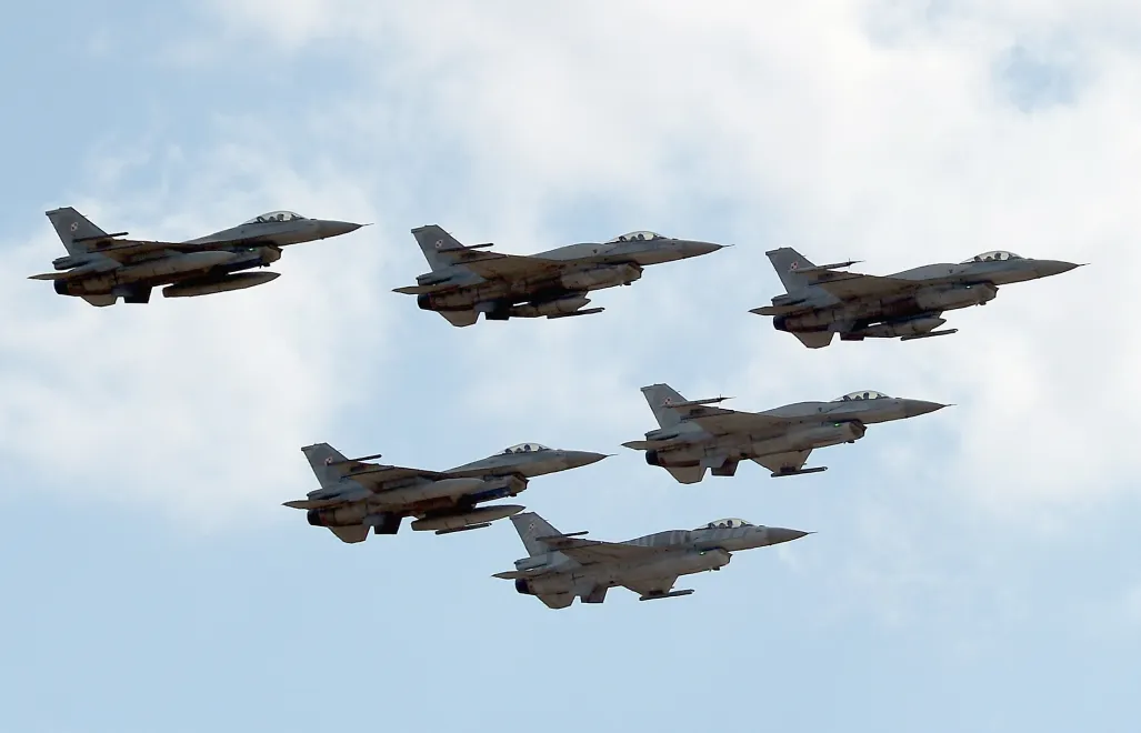 Operowanie lotnictwa wojskowego w polskiej przestrzeni powietrznej. Fot. PAP/	Ireneusz Sobieszczuk