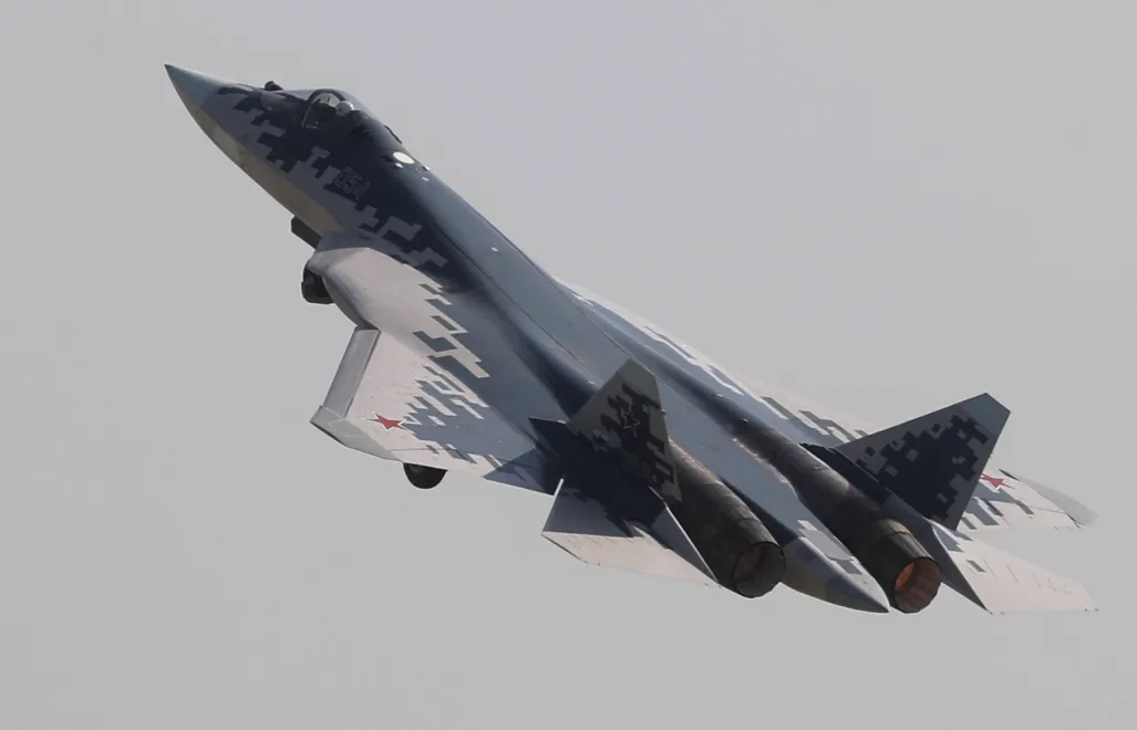 Самолет Су-30 на авиасалоне МАКС в подмосковном Жуковском. 2019 г. Фотоиллюстрация. Fot. PAP/EPA/MAXIM SHIPENKOV