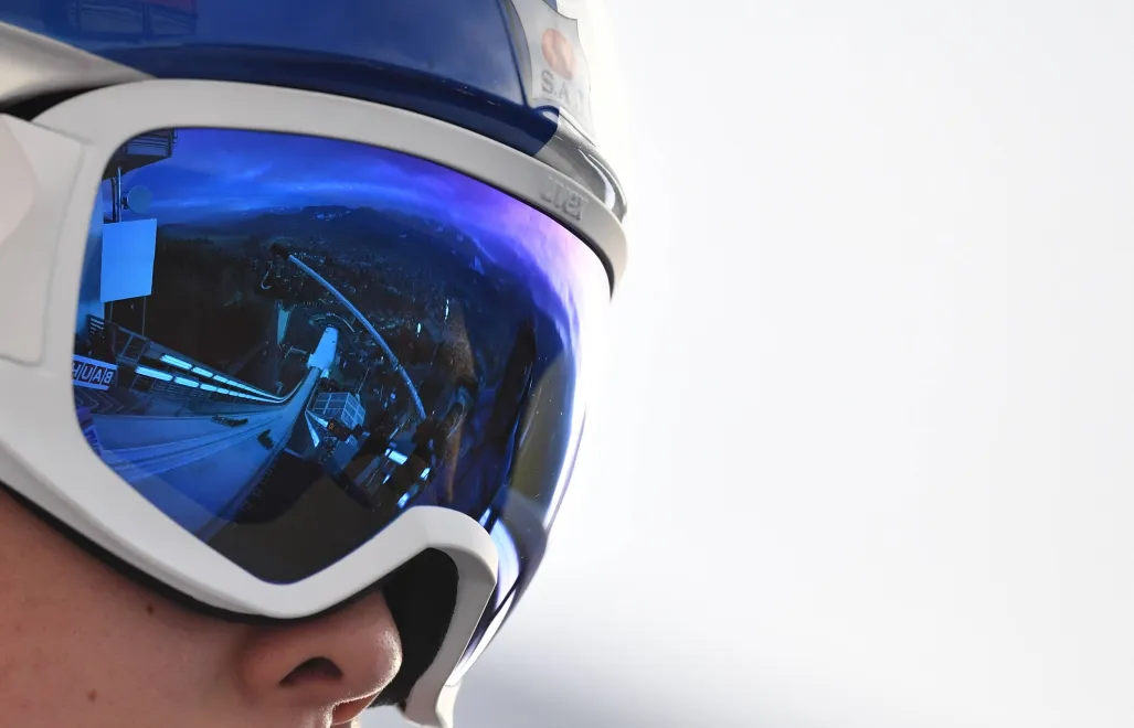 Skoczek narciarski na skoczni w Oberstdorfie Fot. PAP/EPA/PHILIPP GUELLAND