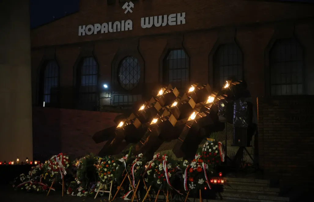 Pomnik poległych górników KWK „Wujek” w Katowicach. Fot. PAP/	Andrzej Grygiel