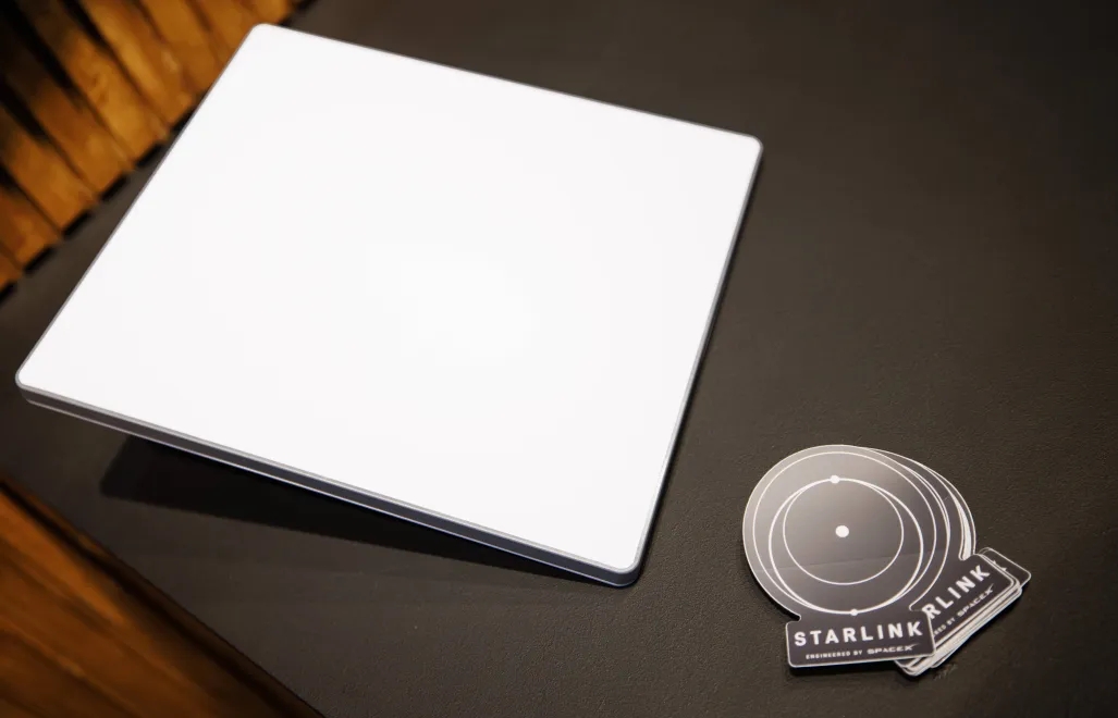 Модем Starlink, фотоілюстрація. Fot. PAP/EPA/CLEMENS BILAN