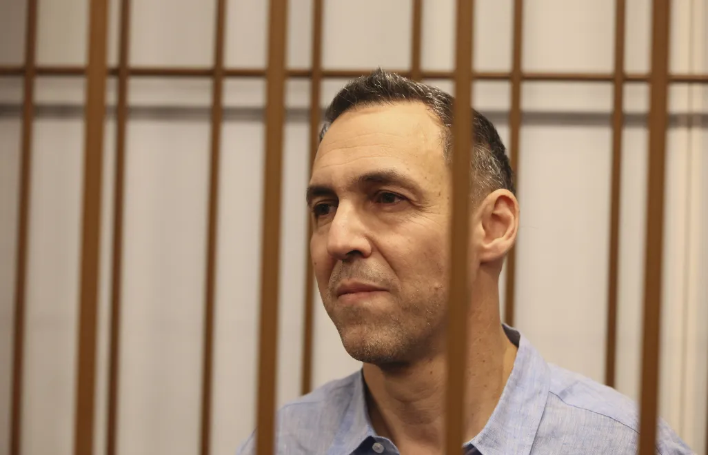 Французский исследователь Лоран Винатье. fot. PAP/EPA/	MAXIM SHIPENKOV