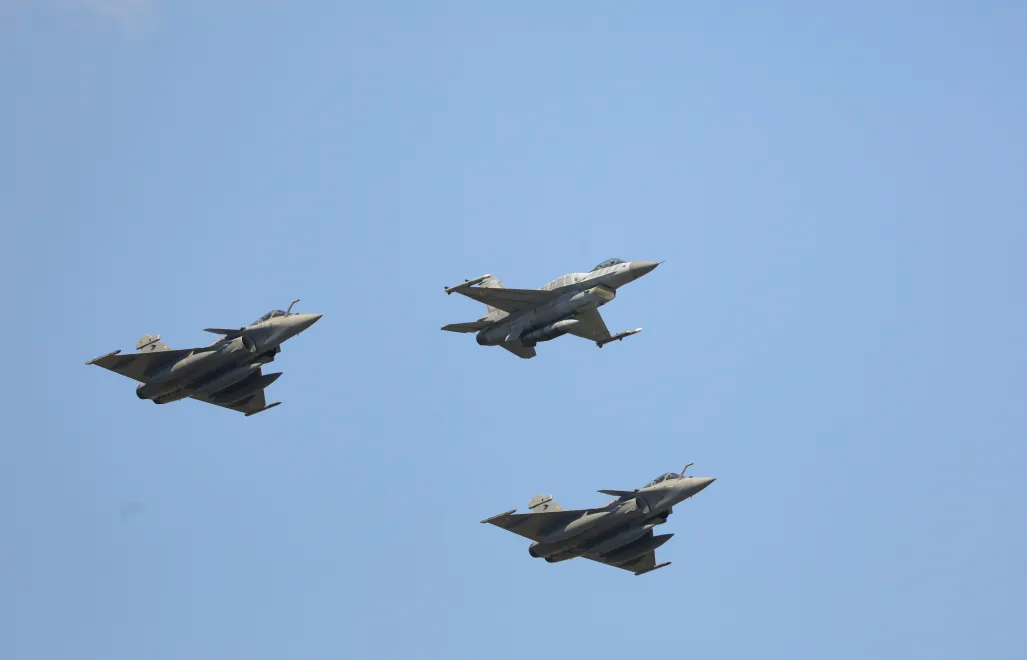 Myśliwce F-16 (zdjęcie ilustracyjne) Fot. PAP/Rafał Guz