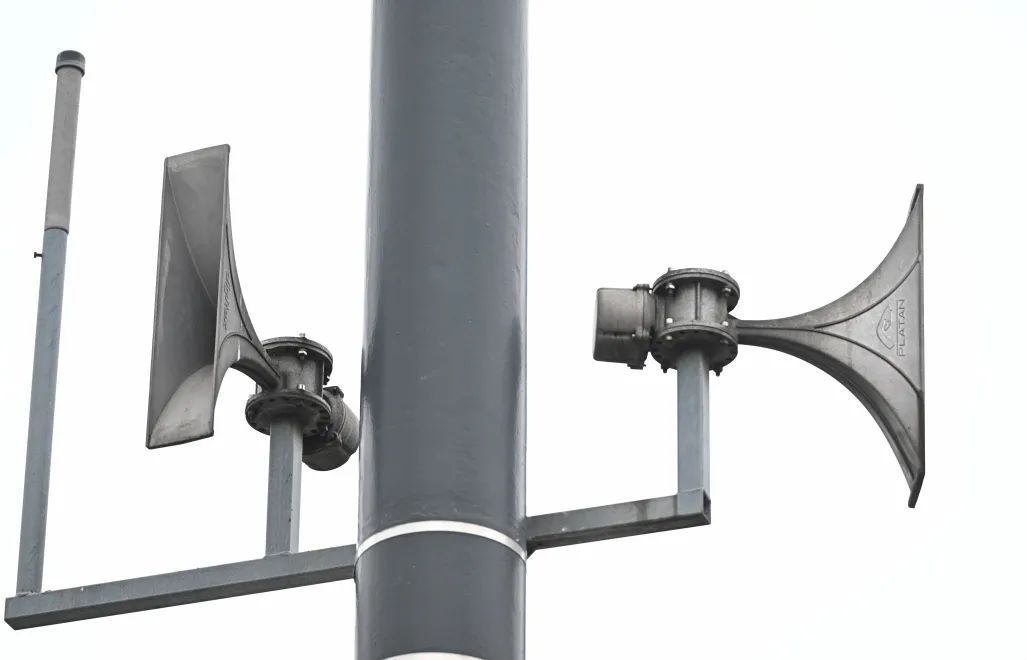 Syreny alarmowe, zdjęcie ilustracyjne, fot. PAP/Radek Pietruszka