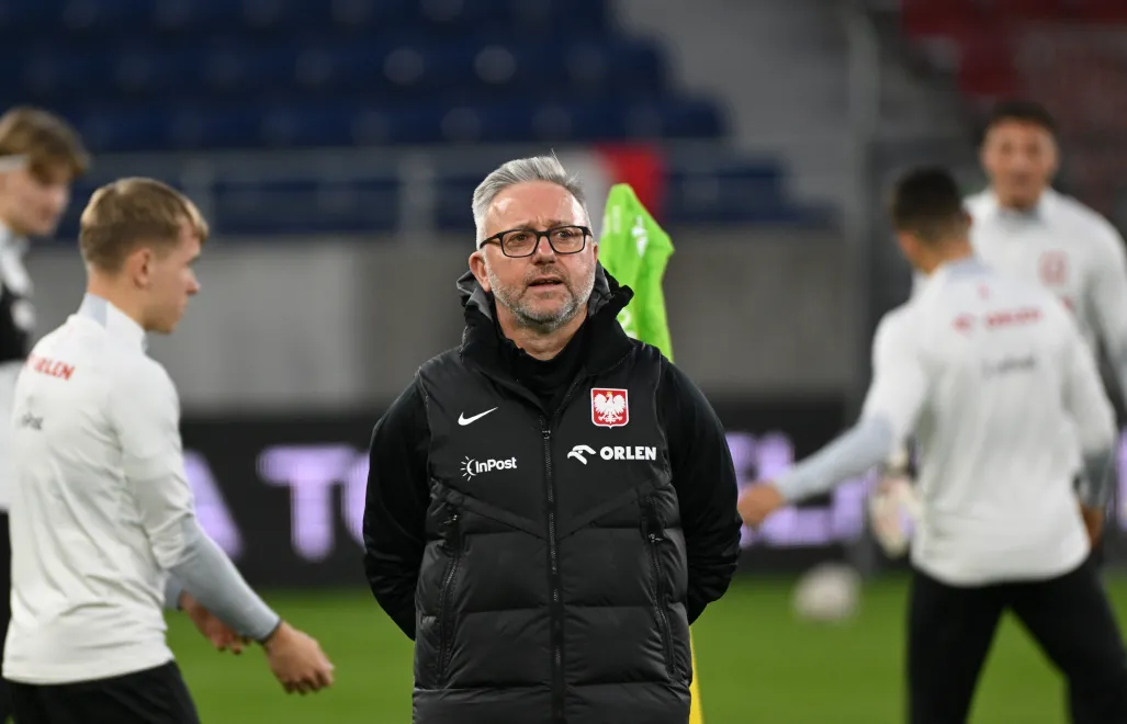 Selekcjoner piłkarzy reprezentacji Polski U-21 Jerzy Brzęczek. Fot. PAP/Marcin Bielecki