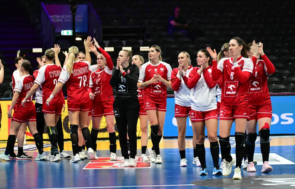 Reprezentacja piłkarek ręcznych. Fot. PAP/Marcin Bielecki