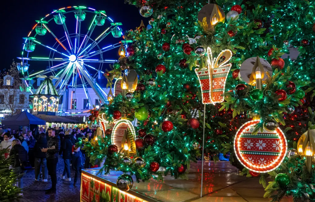 Jarmark świąteczny. Zdjęcie ilustracyjne. Fot. PAP/Darek Delmanowicz