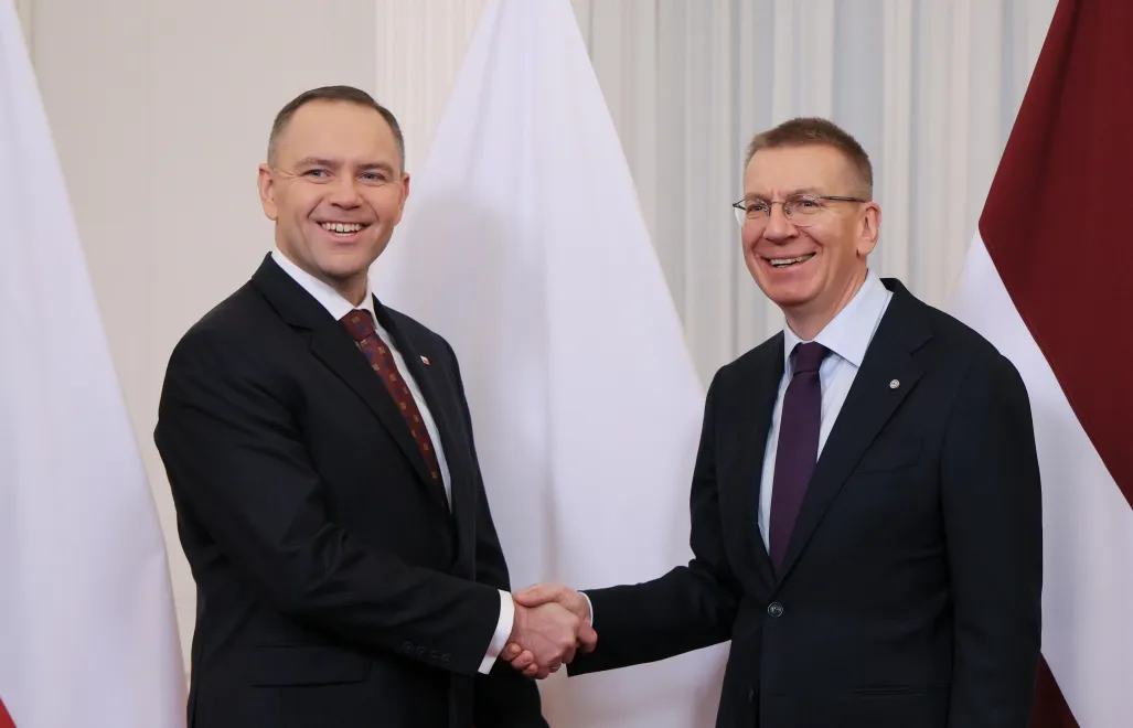 Кароль Навроцкий и Эдгарс Ринкевичс. Fot. PAP/Paweł Supernak