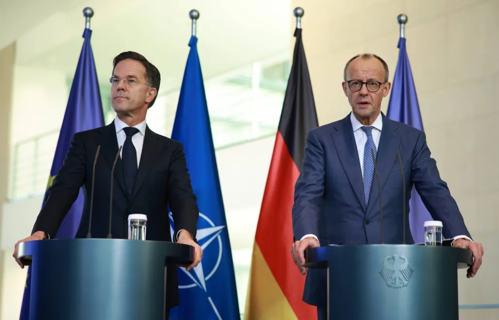 Марк Рютте и Фридрих Мерц. Fot. PAP/EPA/CLEMENS BILAN