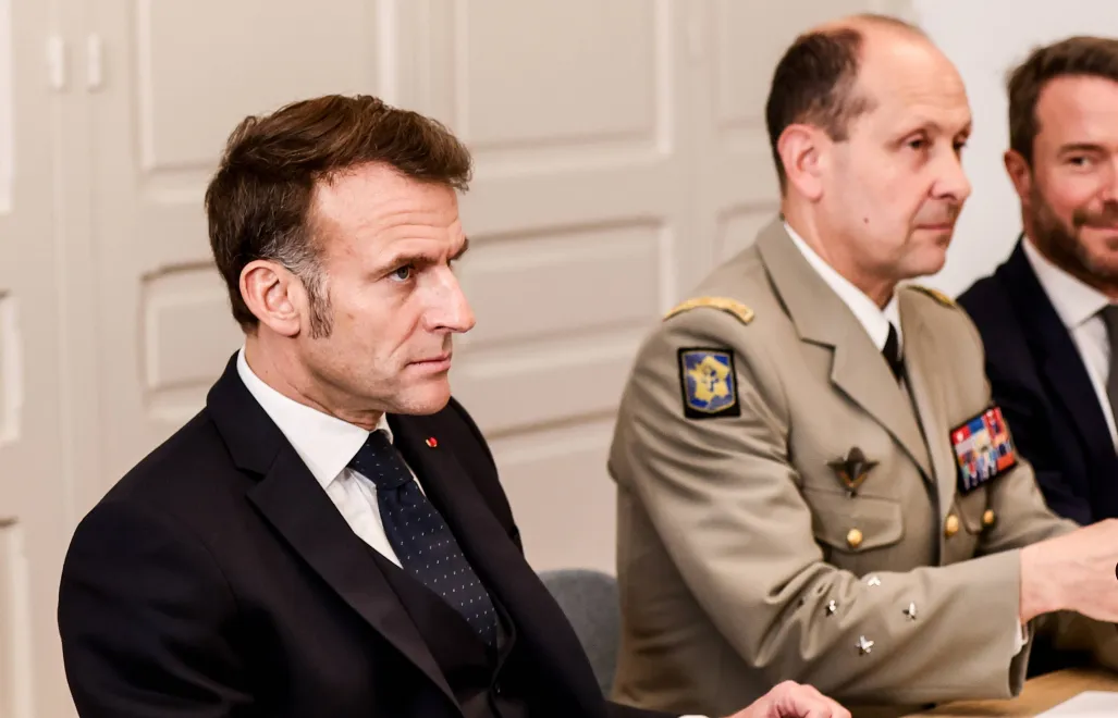 Еммануель Макрон (ліворуч). Fot. PAP/EPA/TERESA SUAREZ / POOL 
