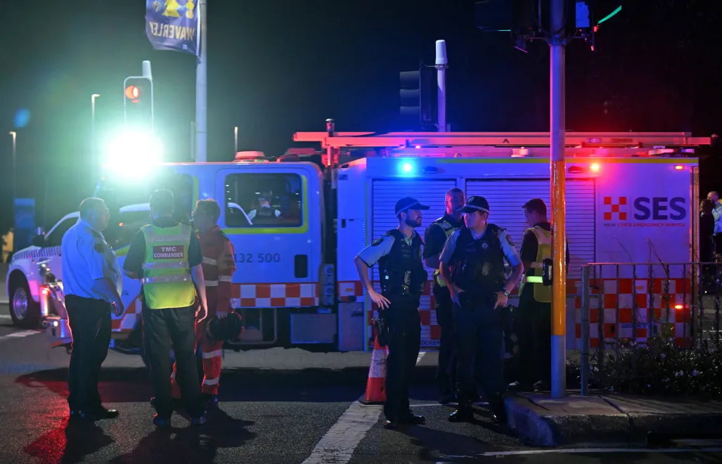 Służby na miejscu strzelaniny, fot. PAP/EPA/AAP/MICK TSIKAS