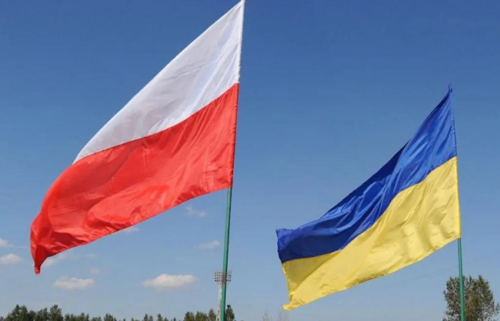 Polska i ukraińska flaga. Fot. PAP/Darek Delmanowicz