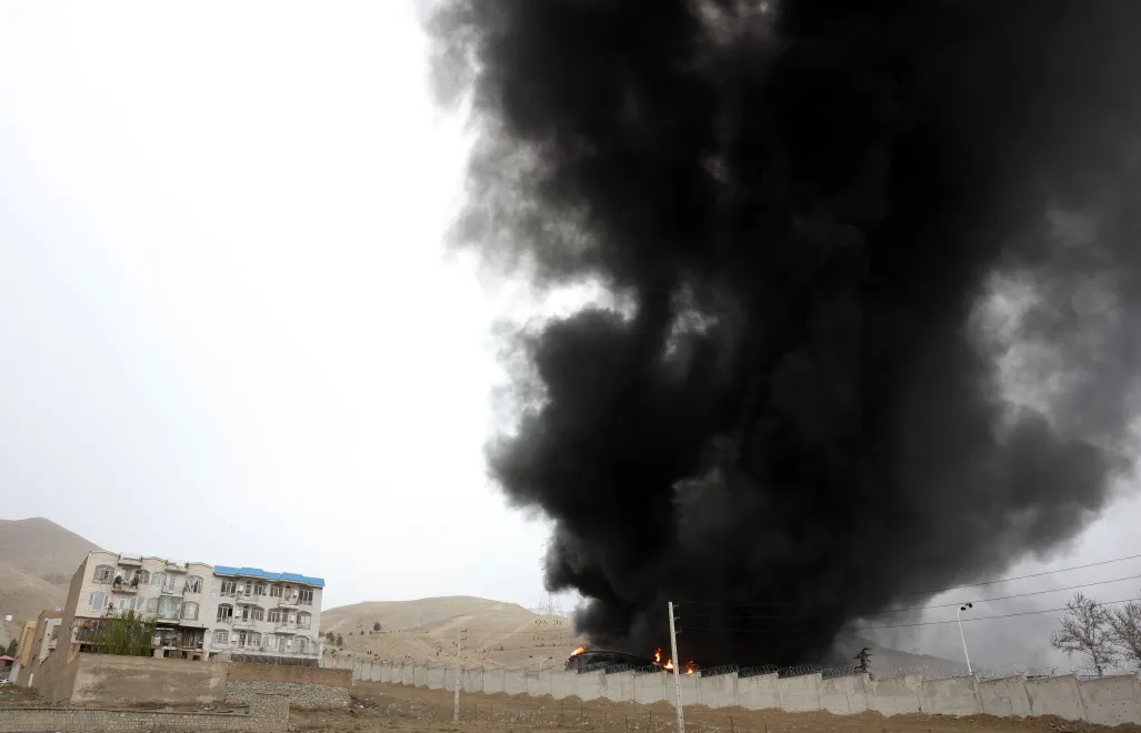 Dym nad Teheranem po uderzeniu w rafinerię Fot. PAP/EPA/ABEDIN TAHERKENAREH