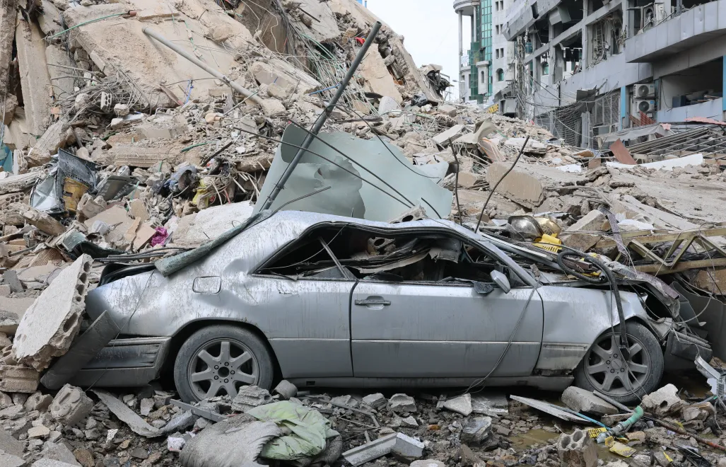 Izraelskie lotnictwo po raz pierwszy od rozpoczęcia walk zbombardowało centrum Bejrutu. Fot. PAP/EPA/	WAEL HAMZEH