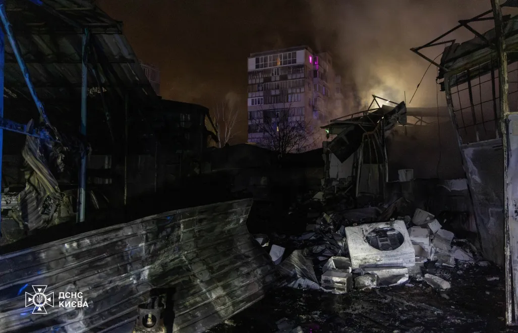 Наслідки російського обстрілу Києва. Fot. Facebook / ДСНС України, ДСНС Київщини