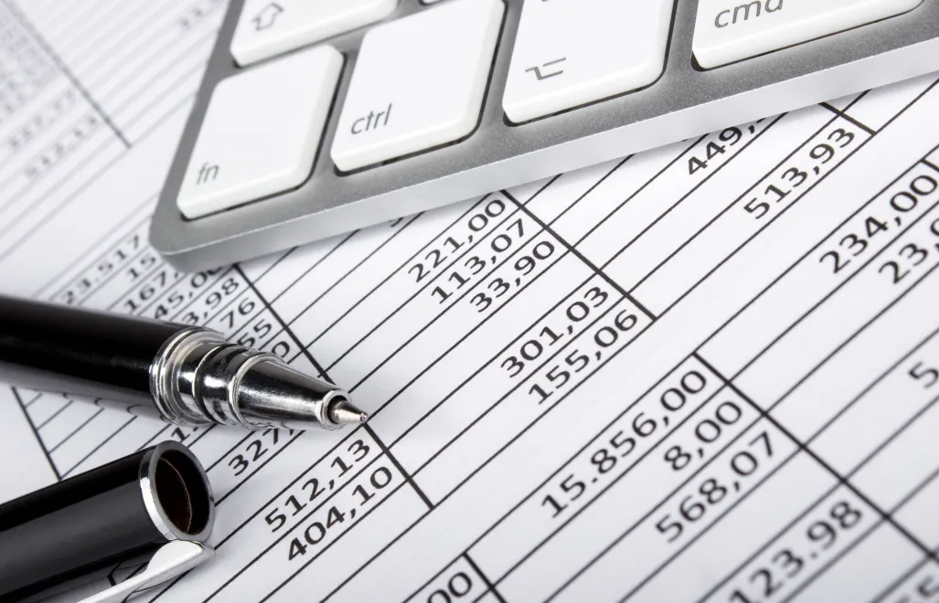 Krajowy System e-Faktur będzie służył do wystawiania, przesyłania, odbierania i przechowywania faktur w obrocie między przedsiębiorstwami. Fot. Adobe Stock/v.poth