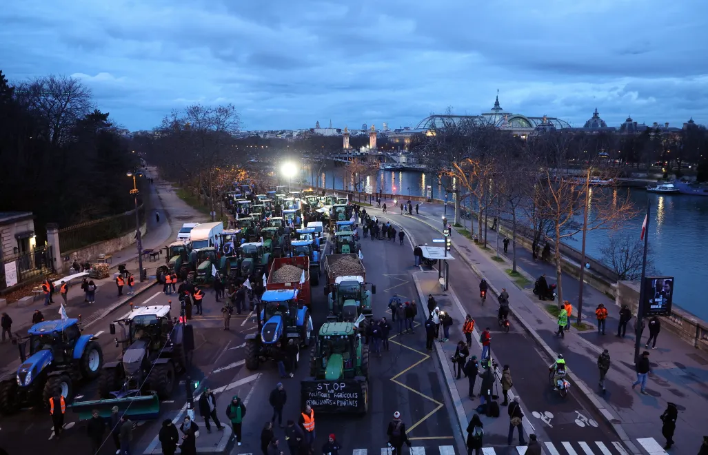 Ciągniki w Paryżu Fot. PAP/EPA/TERESA SUAREZ