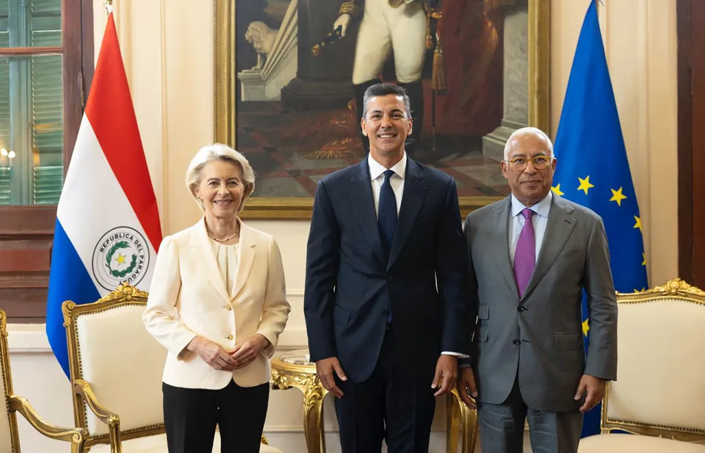 Ursula von der Leyen, Prezydent Paragwaju Santiago Pena i Antonio Costa. Fot. EPA/Presidencia de Paraguay