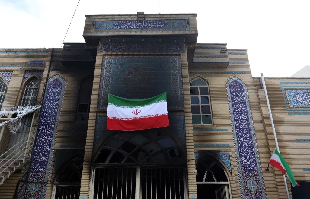 Zniszczenia podczas protestów w Teheranie. Fot. PAP/EPA/ABEDIN TAHERKENAREH