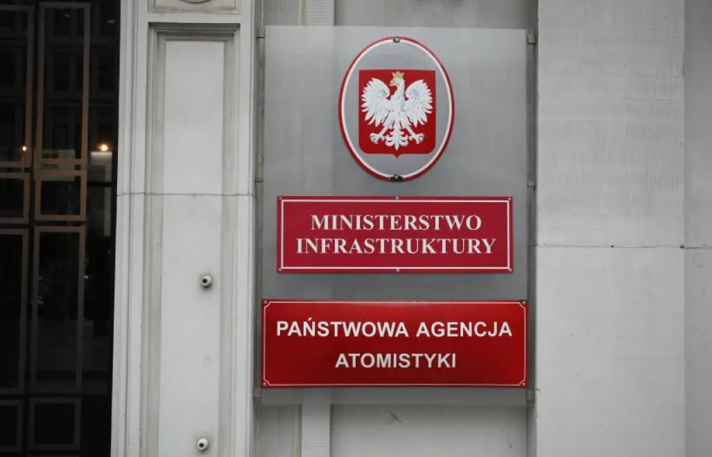 PAA czeka na wyniki pomiarów. Fot. PAP/ Albert Zawada