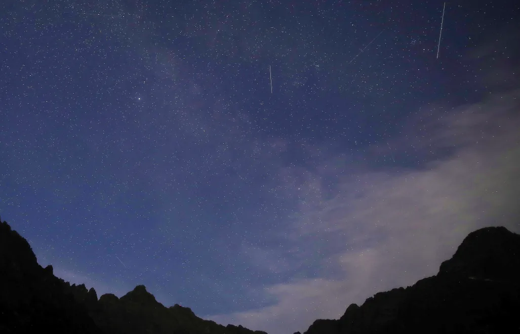 W piątek może dojść do wejścia w atmosferę Ziemi fragmentu chińskiej rakiety - ostrzegło RCB. Zdjęcie ilustracyjne Fot. PAP/Grzegorz Momot