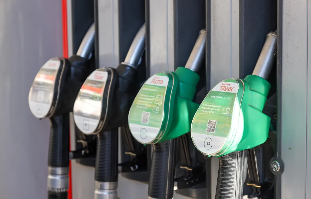 Stacja paliw Fot. PAP/Albert Zawada