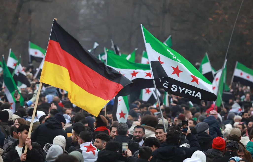 Demonstracja prosyryjska w Niemczech Fot. PAP/EPA/CLEMENS BILAN
